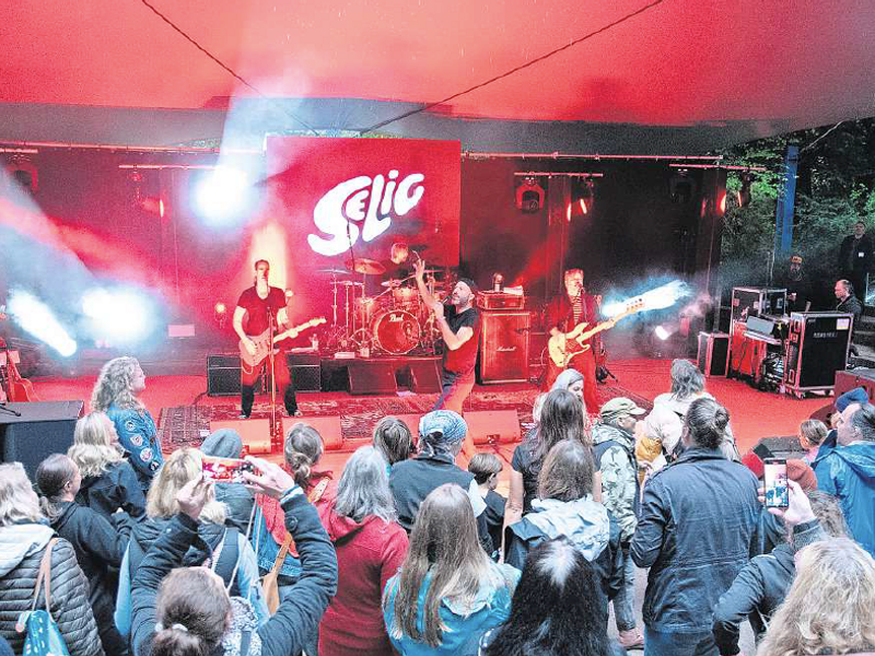 Heißer Rock gegen soziale Kälte