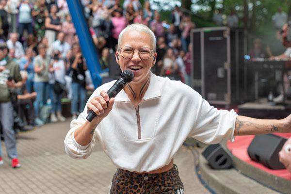 Kieler Konzert gegen die Kälte 2025 mit Stefanie Heinzmann